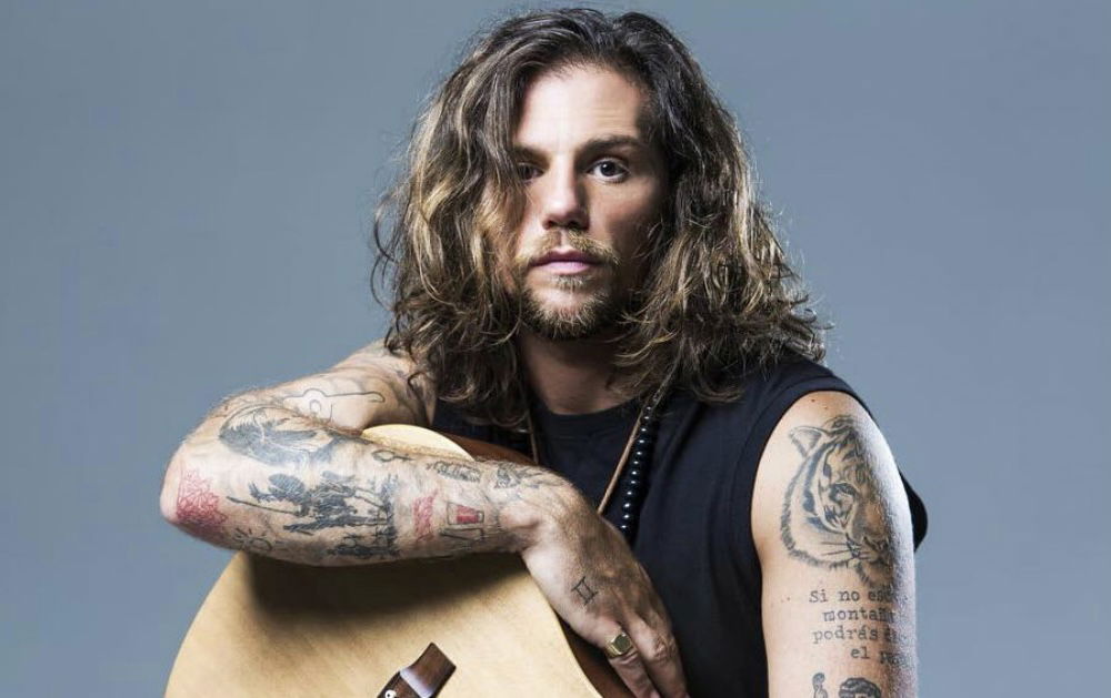 Amici, Enrico Nigiotti diventerà presto papà: l’annuncio article-post