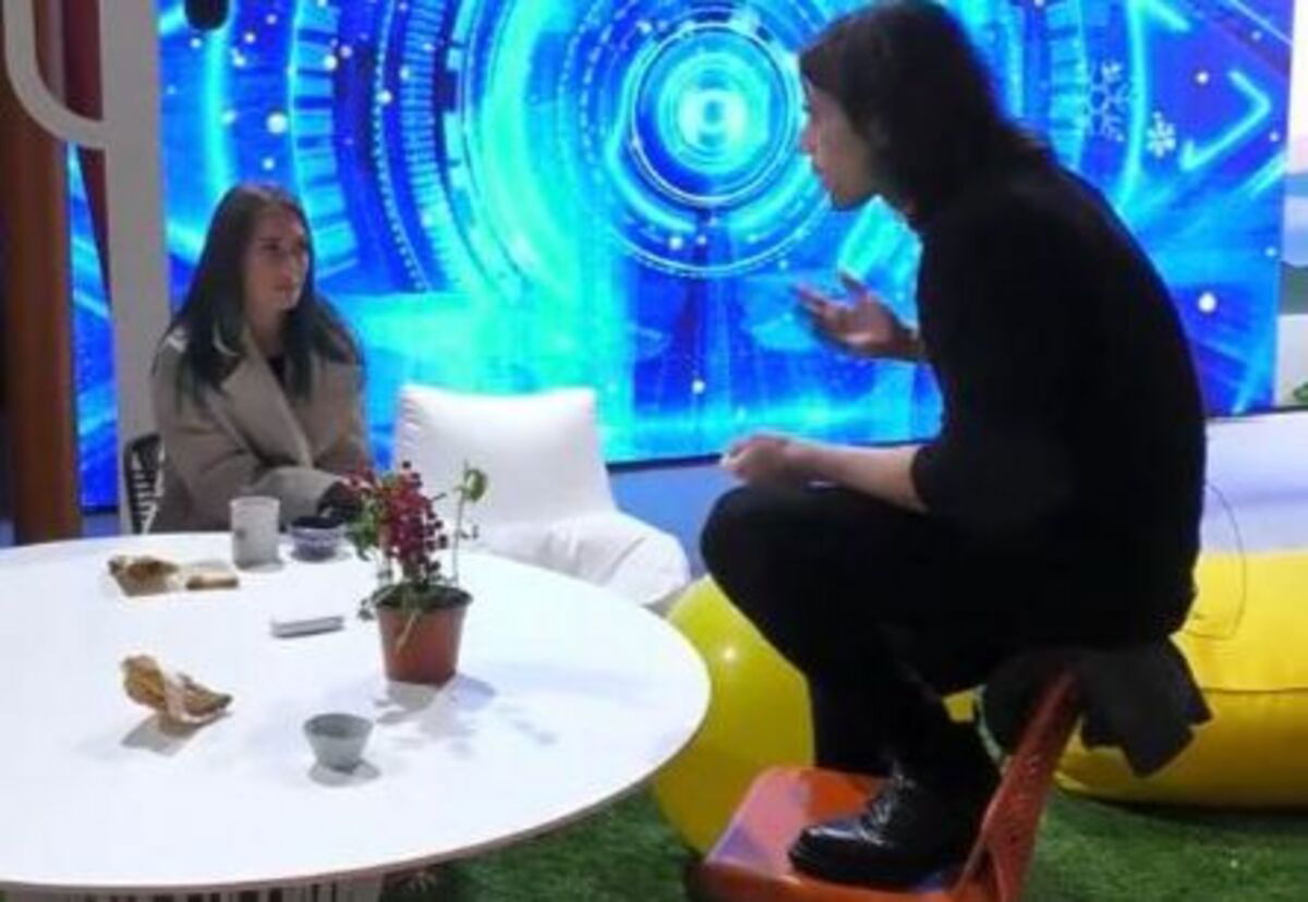 Gf Vip 7, Luca Onestini spazientito verso Nikita Pelizon chiarisce per l’ennesima volta di non essere interessato a lei: “Faccio dieci passi indietro” article-post