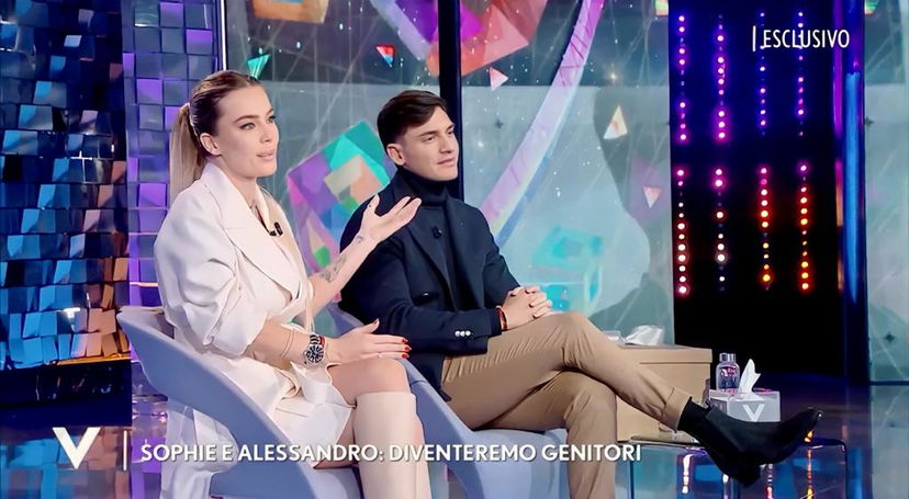 Gf Vip 6, Sophie Codegoni e Alessandro Basciano svelano il sesso del loro primo bebè preview