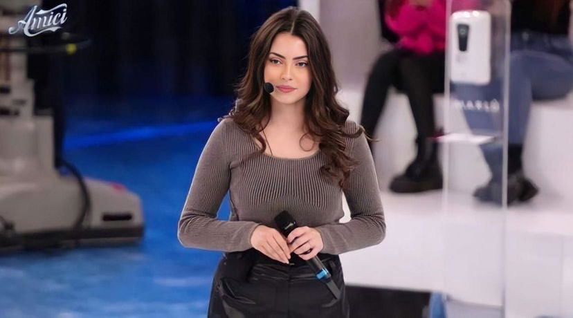 Amici 22, Lorella Cuccarini vorrebbe far entrare nella scuola Valeria Mancini: lei è una star su TikTok preview