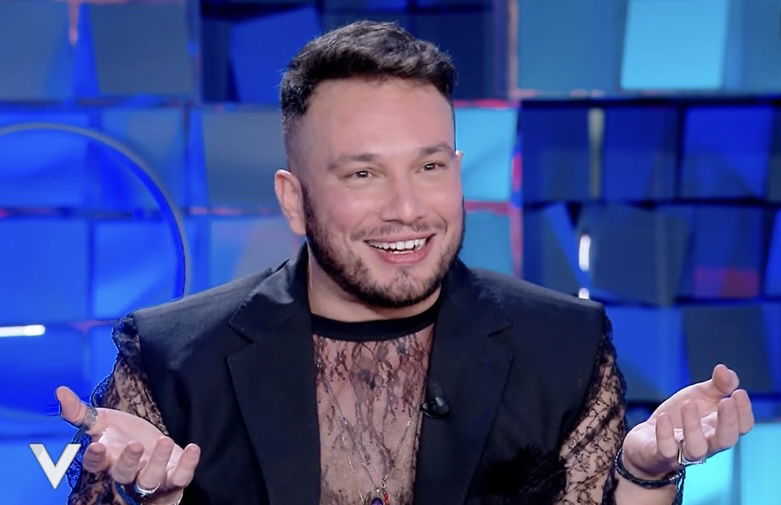 Antonino Spadaccino rivela: “Mi piace un uomo impegnato, però…” article-post