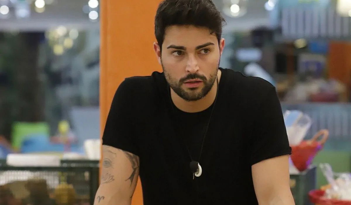 Gf Vip 7, Davide Donadei parla della possibilità di rivederlo a L’Isola dei Famosi e a sorpresa dedica dolci parole ad un Vippone article-post