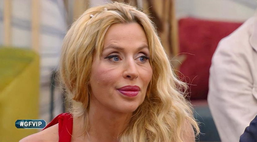 Gf Vip 6, Valeria Marini: “Ero in un momento di grande difficoltà, non riuscivo a reagire e…” preview
