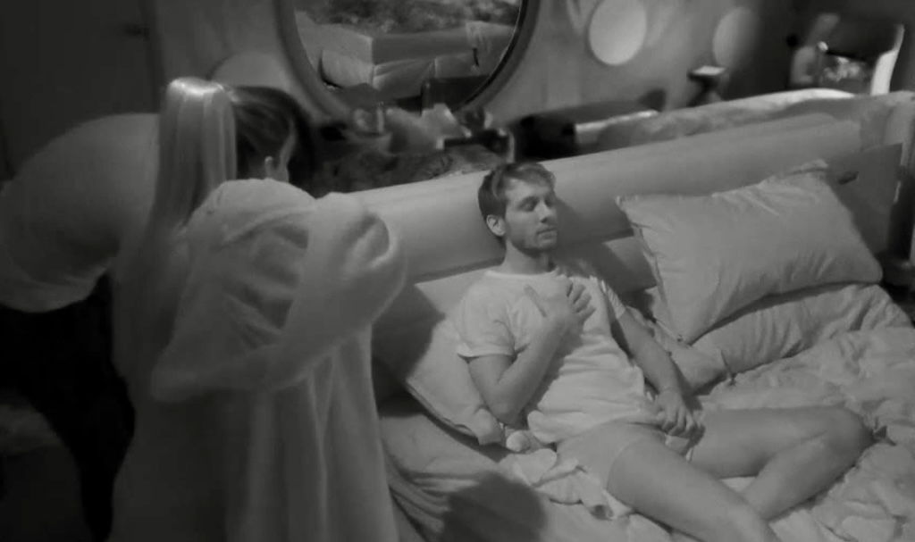 Gf Vip 7, Alberto De Pisis spaventato dagli scherzi notturni: “Siete pazzi a fare queste cose, potevo morire!” article-post