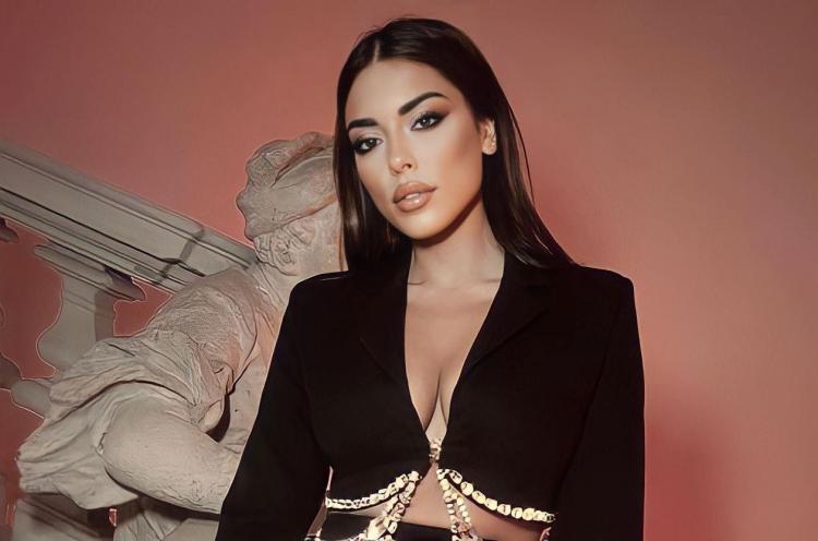 Uomini e Donne, Giulia D’Urso ritrova l’amore: ecco la dolcissima dedica pubblicata sui social preview