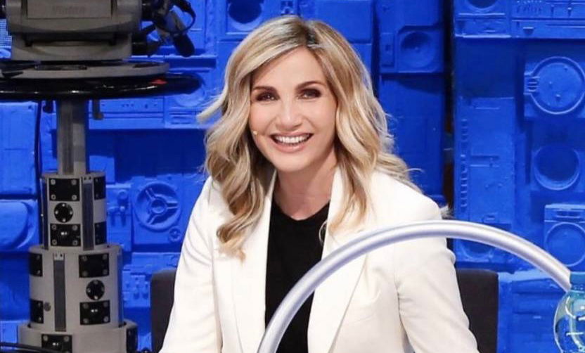 Amici 22, Lorella Cuccarini svela il particolare modo in cui è approdata nel talent col ruolo di insegnante article-post