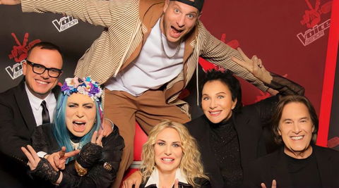 The Voice Senior 3, a sorpresa i coach bocciano una celebre cantante: “È stonata, non ha voce!” preview