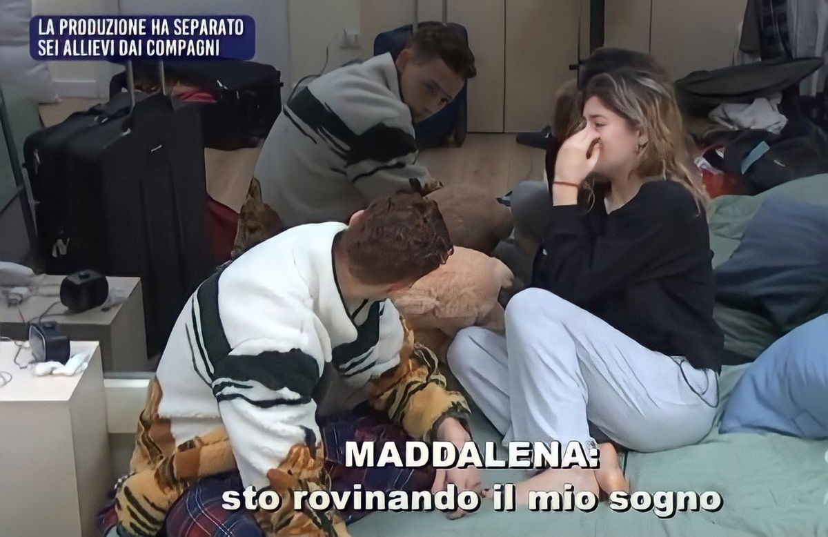 Amici 22, i ragazzi puniti dalla produzione vengono separati dagli altri allievi: la loro reazione disperata (Video) article-post