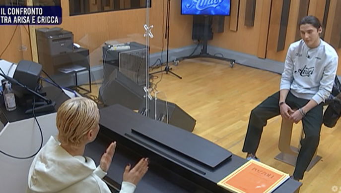 Amici 22, arriva il confronto tra Cricca e Arisa che sbotta: “Questa è una cosa che non mi sarei aspettata da te e mi ferisce perché…” article-post