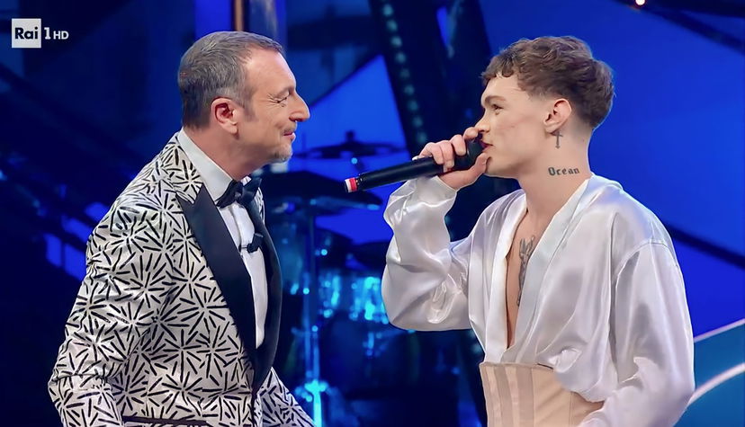 Sanremo 2023, Blanco distrugge il palco dell’Ariston, Amadeus svela: “Ecco cosa doveva fare coi fiori” preview