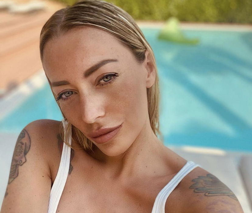 Karina Cascella sorprende i suoi follower: “Ho riflettuto su una cosa che avrei dovuto fare da ragazza e che invece farò adesso!” preview
