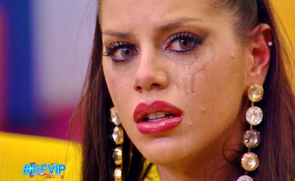 Gf Vip 7, Oriana Marzoli dopo le lacrime di Antonella Fiordelisi in puntata: “Ecco perché non si puliva il trucco”