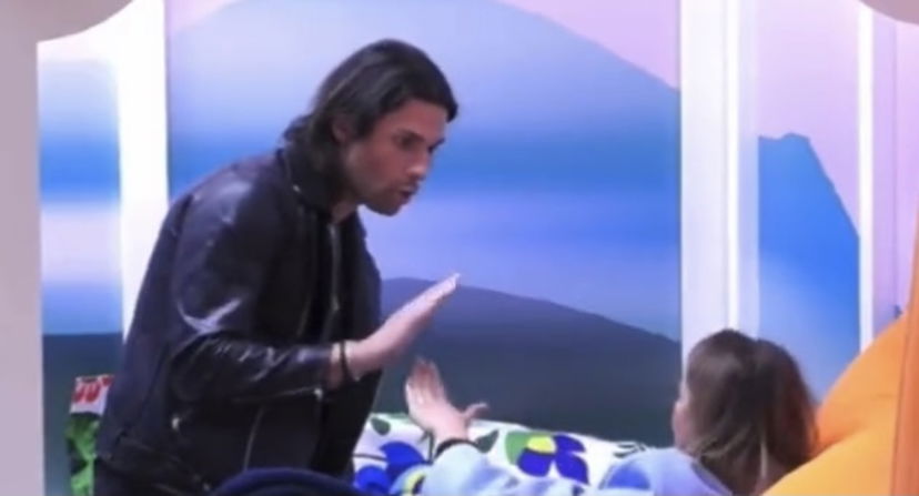 Gf Vip 7, Luca Onestini e la reazione insensata nei confronti di Ivana Mrazova: “Muovo gli avvocati” preview