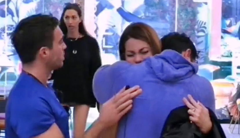 Gf Vip 7, lutto per Milena Miconi che abbandona momentaneamente la Casa: “Non ce la farei a reggere” preview