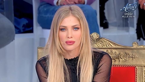 Uomini e Donne, Nicole Santinelli ha ritrovato l’amore con un volto noto del web: ecco chi è lui (Foto) preview