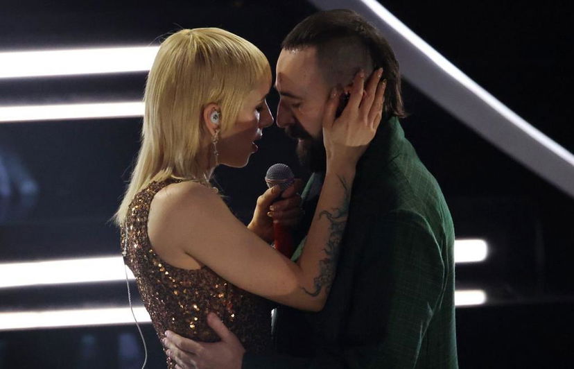 Sanremo 2023, i Coma Cose si sposano: l’annuncio pochi minuti fa durante la conferenza stampa del Festival preview