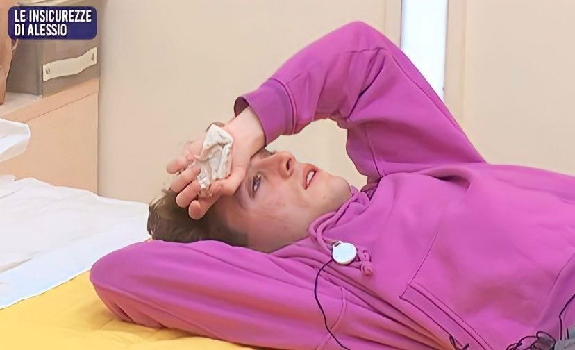 Amici 22, Alessio Cavaliere ha un crollo e si sfoga con i compagni: “Sento una pressione… è come se ballassi da due settimane!” preview