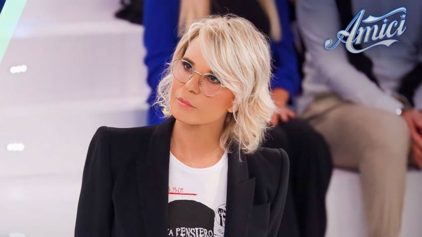 Amici 22, oggi si registra l’ultima puntata: ecco la precisa richiesta fatta al pubblico quando entrerà in studio Maria De Filippi preview