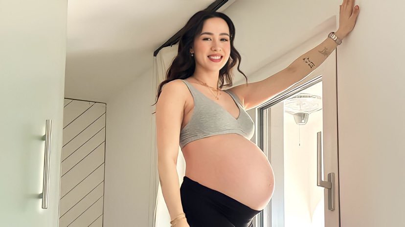 Aurora Ramazzotti in attesa del primo figlio: “Volevo la femmina perché ho molta paura di crescere un maschio…”
