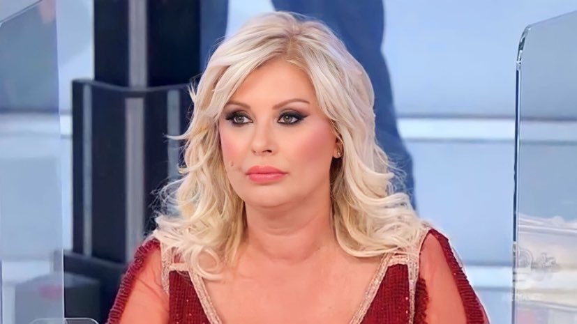 Uomini e Donne, Tina Cipollari ad un passo dalle nozze? L’opinionista svela come stanno davvero le cose article-post
