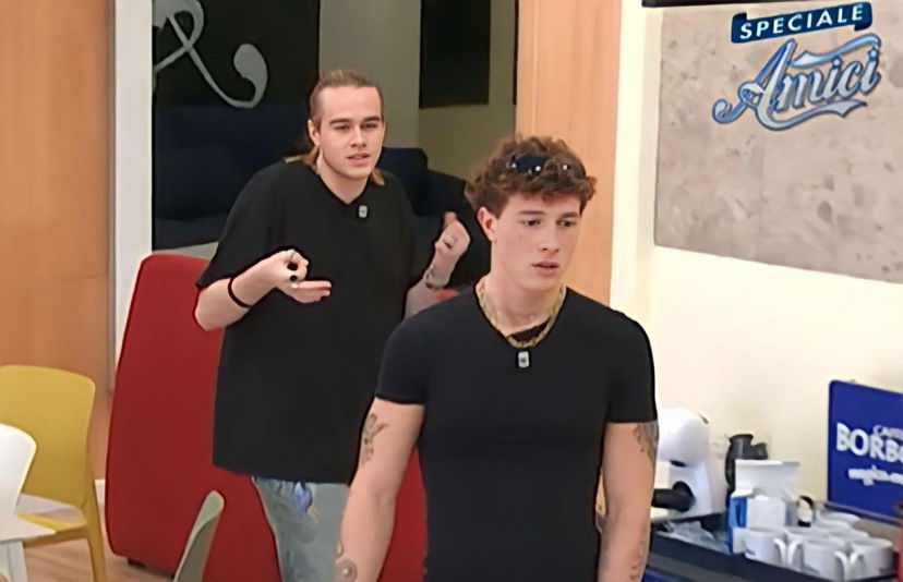 Amici 22, Aaron si scaglia contro Wax: “Non posso credere alle mie orecchie, nel mio gergo questa è arroganza!” preview