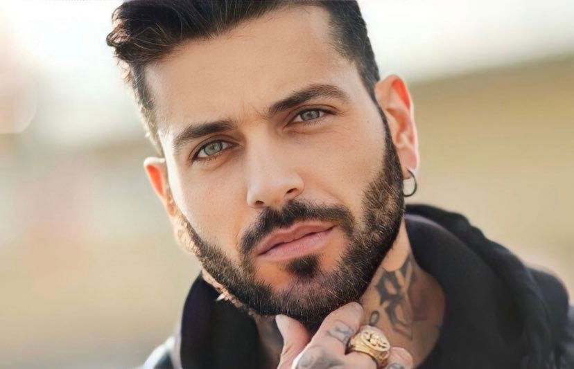 Grande Fratello, Alessandro Calabrese a un passo dalle nozze: l’annuncio social article-post