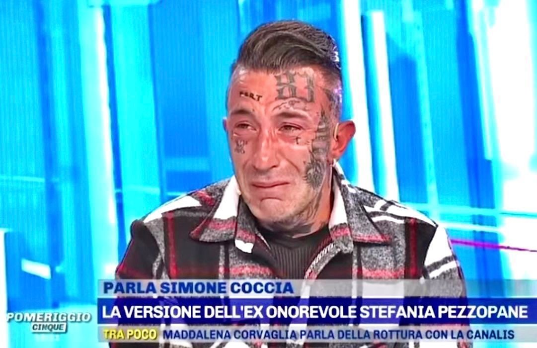 Pomeriggio 5, Simone Coccia Colaiuta scoppia in lacrime parlando della fine della relazione con Stefania Pezzopane (Video)