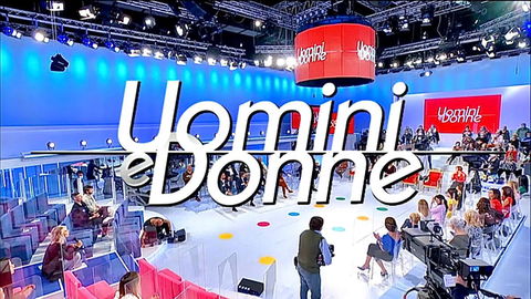 Uomini e Donne, un ex corteggiatore annuncia la rottura con la fidanzata: “Non posso costringerla a stare con me se preview