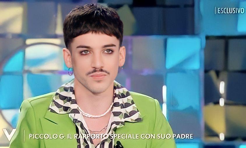 Verissimo, Piccolo G spiega il significato del suo nome d’arte e a proposito della relazione con Federica Andreani… article-post