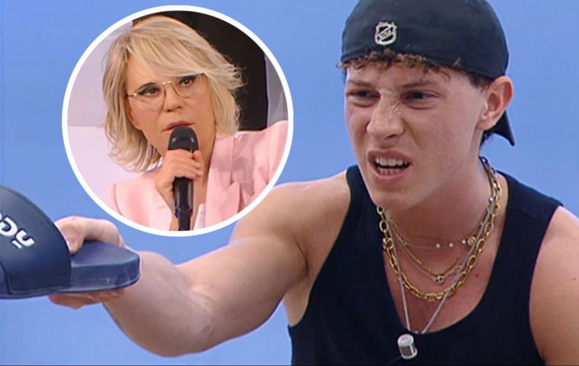 Amici 22, Wax sbrocca dopo le feroci critiche di una giornalista: interviene Maria De Filippi preview