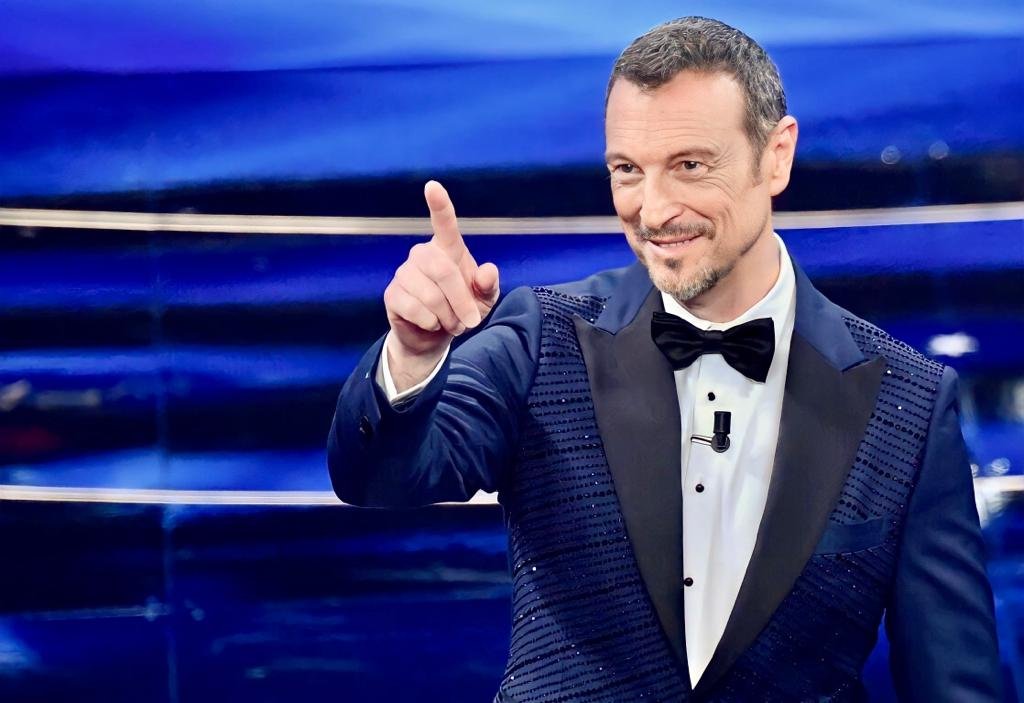 Sanremo 2024, Amadeus non sarà più direttore artistico del Festival? L’indiscrezione