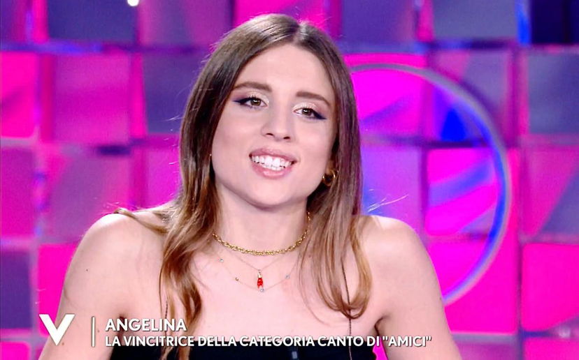 Verissimo, Angelina Mango dopo la finalissima di Amici 22: “Sento di servire a qualcosa” preview