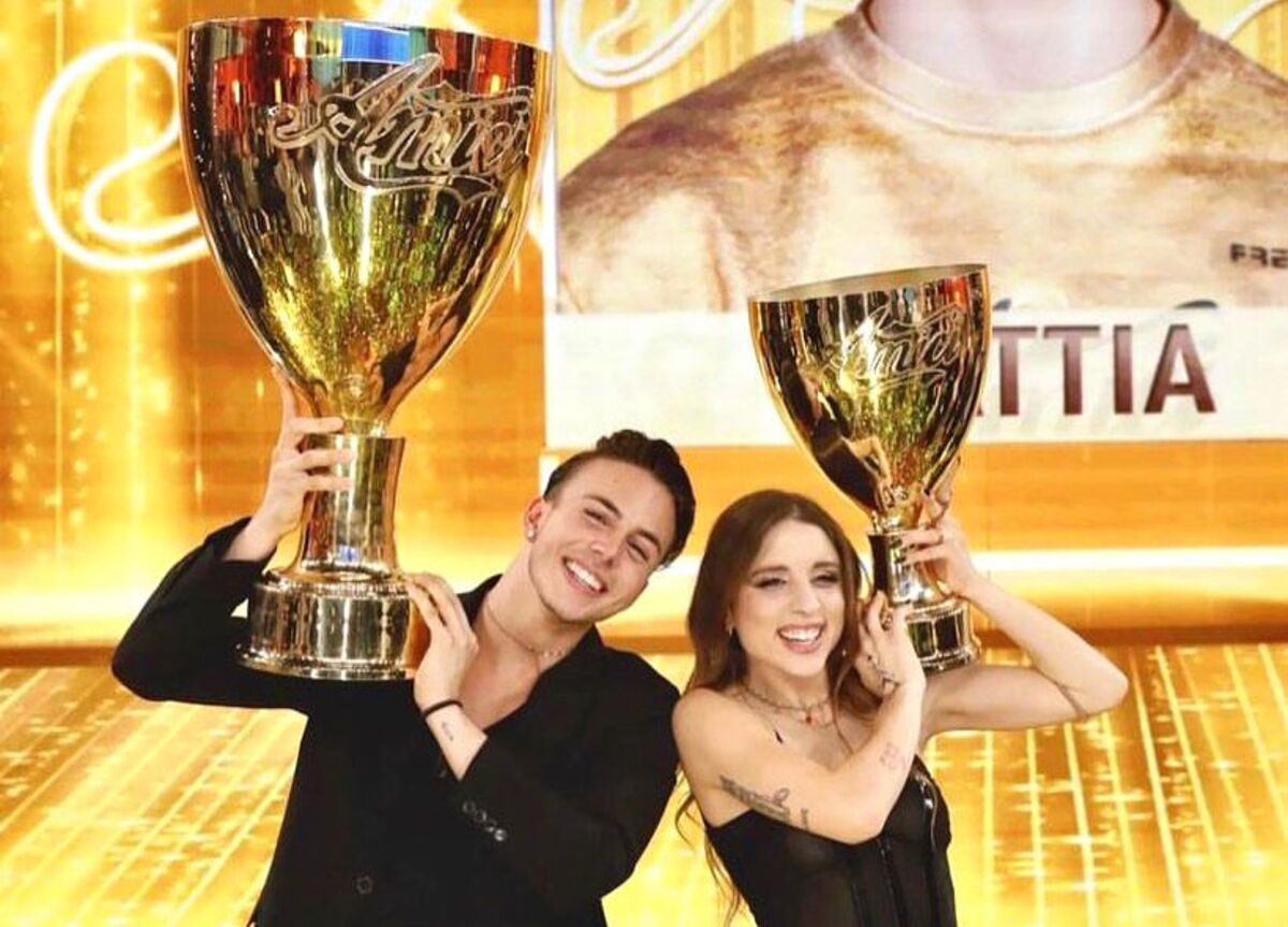 Mattia Zenzola vince Amici 22: la reazione di tutti i suoi compagni del serale article-post