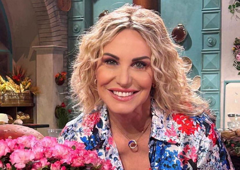 Antonella Clerici, la confessione choc: “Un cantante disse che non voleva fare Sanremo con me perché sapevo troppo di sugo” preview