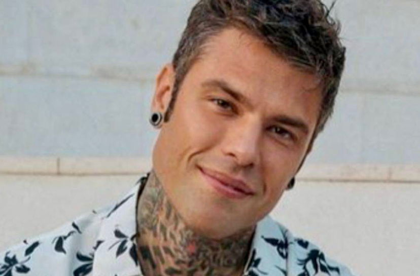 Fedez, un anno dopo il tumore al pancreas si sottopone ad una risonanza e condivide l’esito: “Oggi è una bella giornata” preview