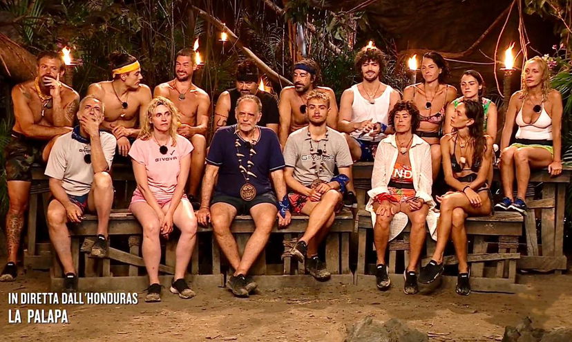 Isola 17, accesa discussione tra due naufraghi e uno di loro conferma la sua bisessualità preview