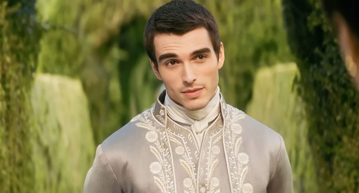 Queen Charlotte, Corey Mylchreest è fidanzato? A parlarne è proprio lui article-post