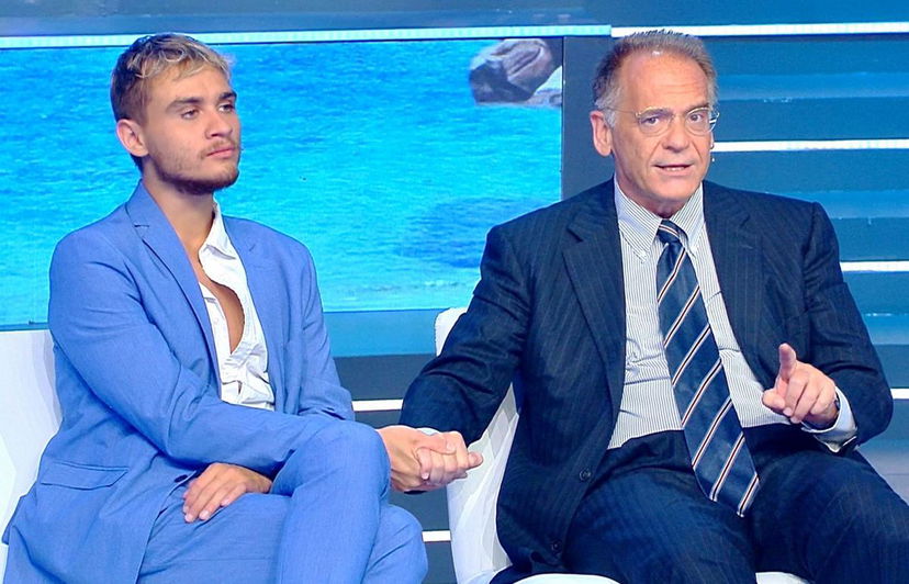 Isola 17, Simone Antolini conferma: “Melissa è mia figlia”. Alessandro Cecchi Paone lancia un appello: “Voglio adottarla!” preview
