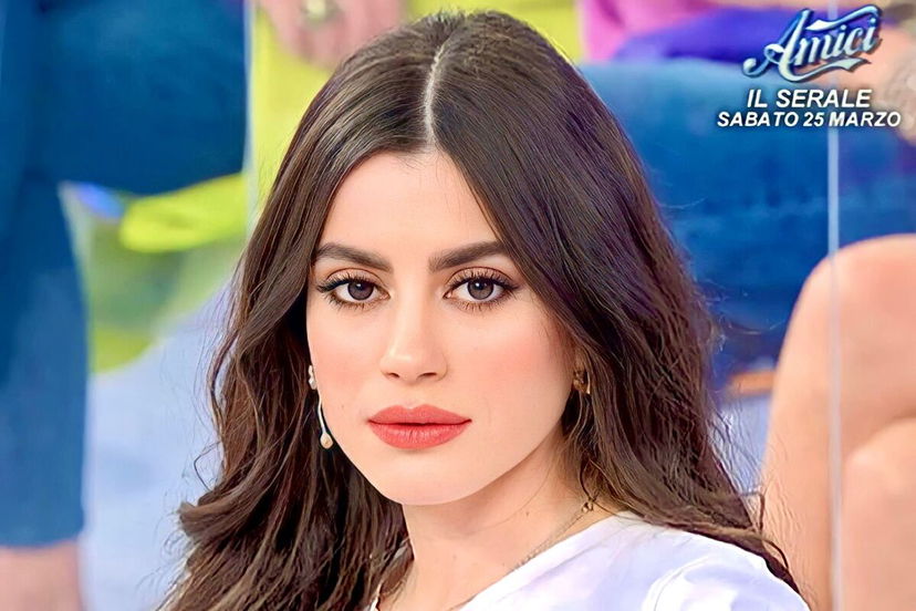 Uomini e Donne, “ti sei rifatta le labbra, stavi meglio prima”: la risposta di Lavinia Mauro preview