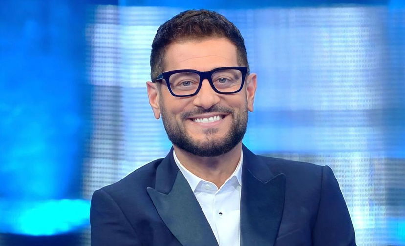 Enrico Papi dopo l’Isola 17 pronto a tornare al timone di un iconico programma: ecco quale preview