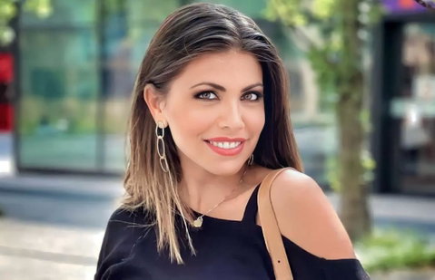 Flora Canto sulla sua esperienza sul trono di Uomini e Donne: “Avevi una grande visibilità che spesso si scontava col talento, eri seduta su una sedia e…” preview