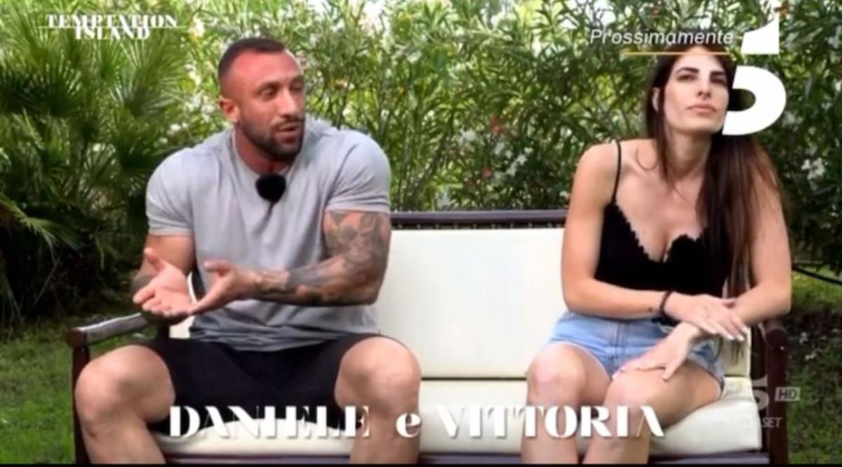 Temptation Island 2023, Daniele De Bosis e Vittoria Egidi sono la terza coppia ufficiale della nuova edizione article-post