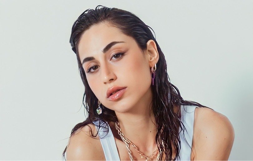 Amici, Giulia Molino lancia il nuovo singolo e nel video ci sono ex volti del Grande Fratello e Uomini e Donne preview