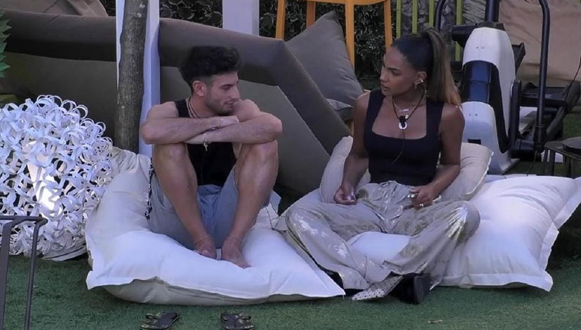 Grande Fratello, Samira Lui e l’interesse di Giuseppe Garibaldi: “Non si capisce, non vorrei che la gente…” preview