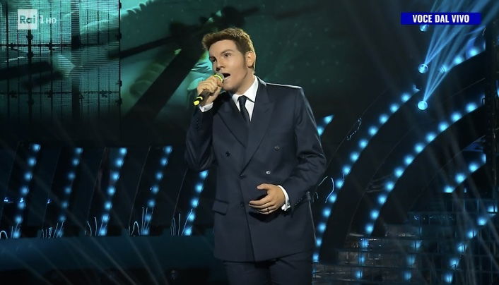 Tale e Quale Show 13, prima puntata: vince Luca Gaudiano nei panni di Tiziano Ferro preview
