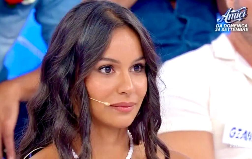 Uomini e Donne, Beatriz D’Orsi pubblica una Instagram Story che potrebbe non piacere ai tronisti article-post