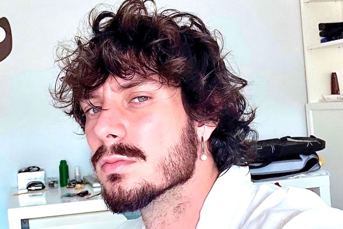 Uomini e Donne, Michele Longobardi fa il nome del tronista del passato in cui si rispecchia e confessa chi è per lui la dama più bella del Trono over article-post