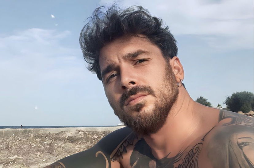 Uomini e Donne, Andrea Cerioli pubblica una foto sul lettino del Pronto Soccorso: “Male incredibile, ecco cosa mi è successo” preview