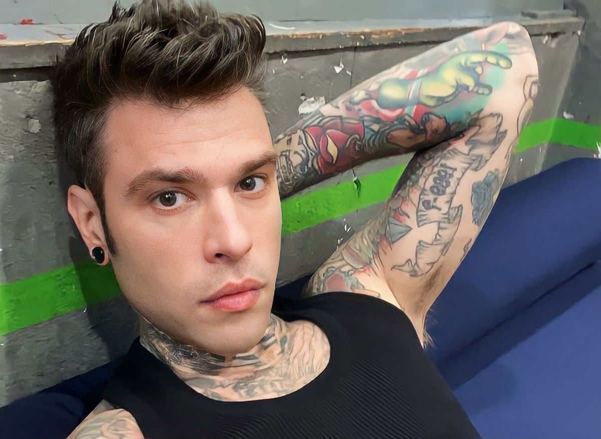 Fedez, nuova perdita di sangue e nuova trasfusione: ecco gli ultimi aggiornamenti sulle condizioni di salute del rapper article-post