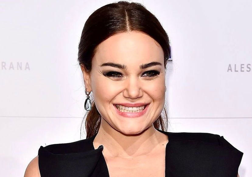 Isola, Romina Carrisi in attesa del suo primo figlio? Le foto che sembrano confermare la gravidanza preview